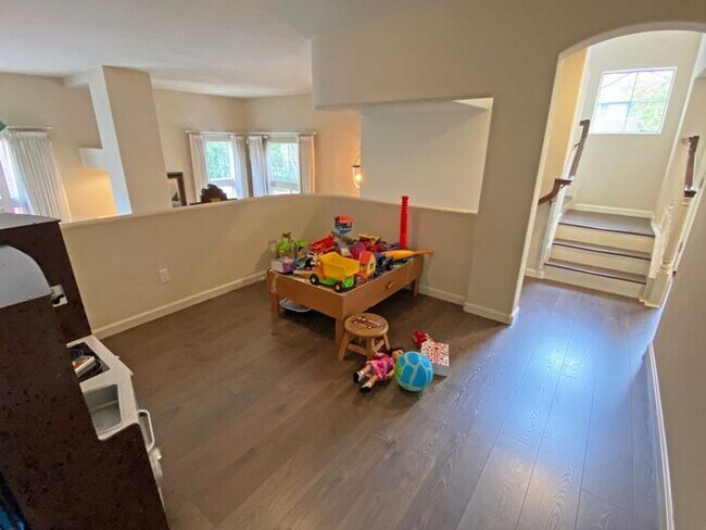 Photo - 478 Mill River Ln