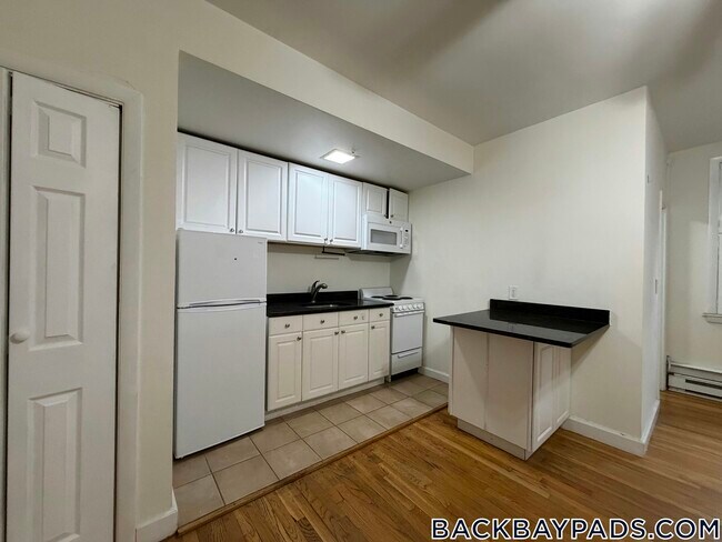529 Beacon St Unit 14