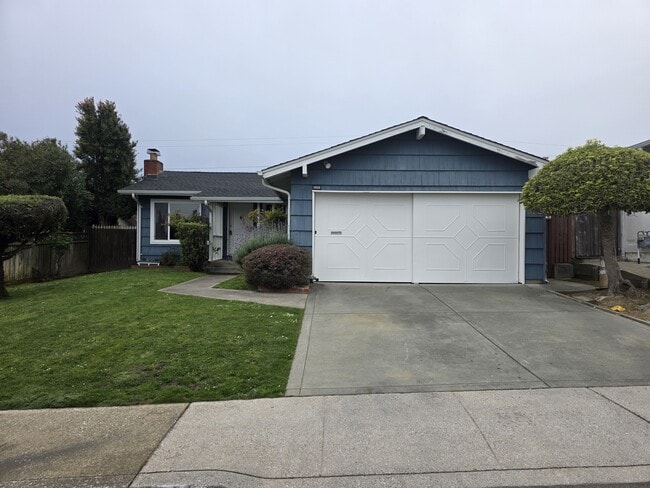 Photo - 2440 Maywood Dr