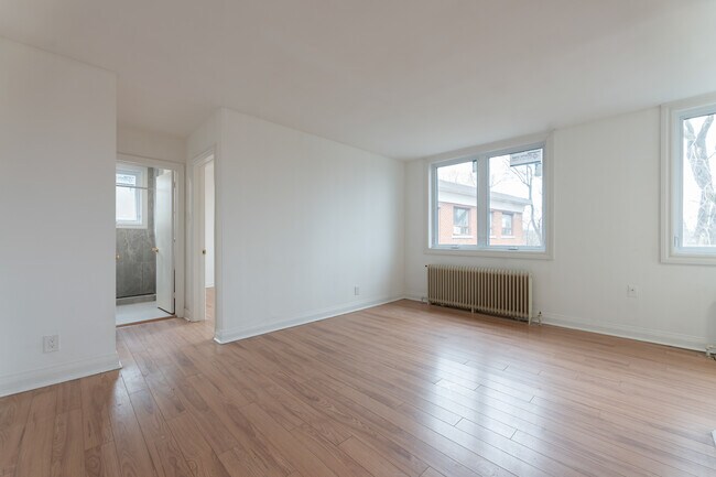 Photo - Recently Renovated clean one bedroom 10 mi... Unit 12