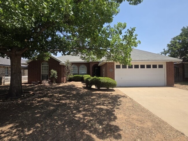 Building Photo - 4 bed 2 bath home in Northgate