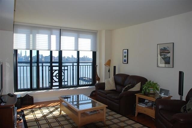 1025 Maxwell Ln Unit 1000