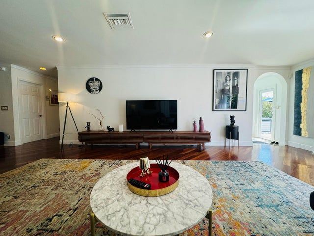 Photo - 1728 NE 40th St