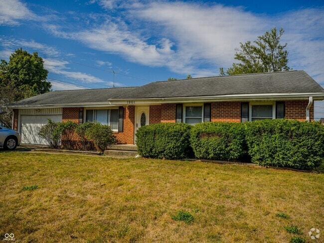 Building Photo - 1901 N Maplewood Ave Rental