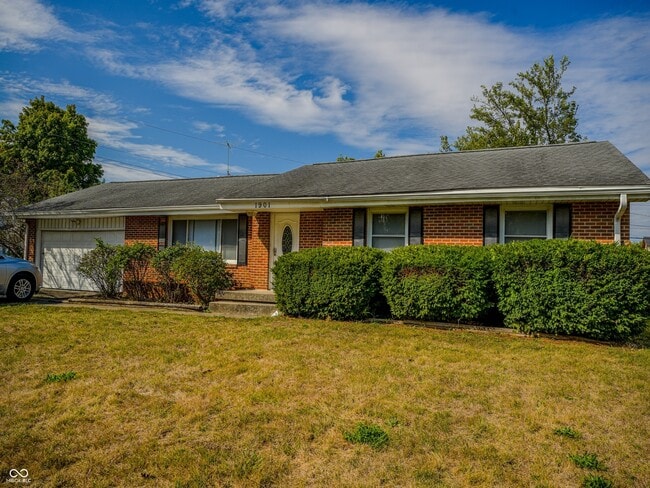 Building Photo - 1901 N Maplewood Ave Rental