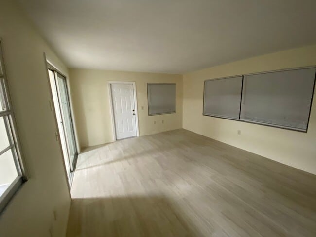 Photo - 2/2 0range City