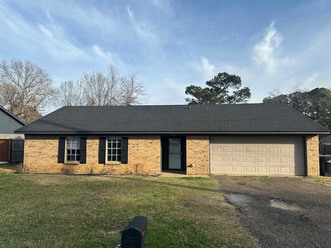 Building Photo - 713 Alta St