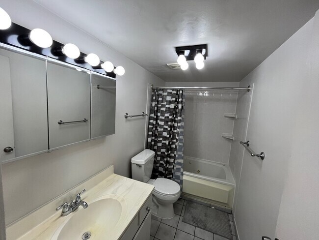 Photo - 1030 Dunlop Ave