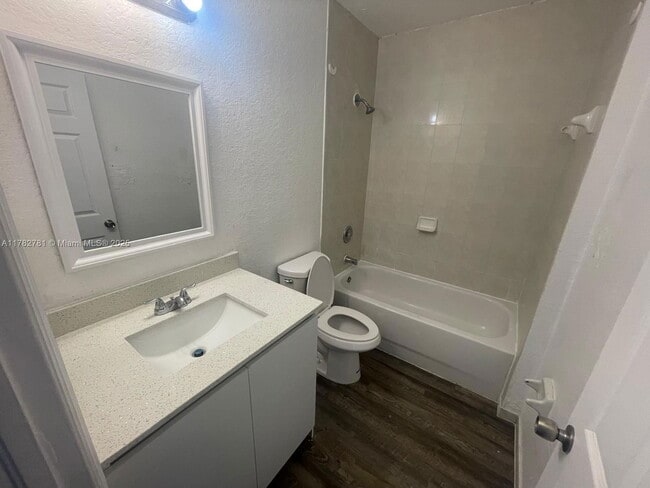 Photo - 609 SW 10th St