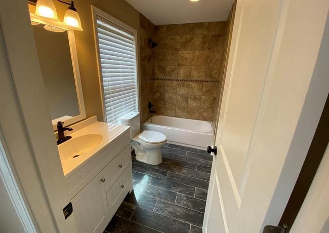 Photo - 3 bed/2.5 Bath