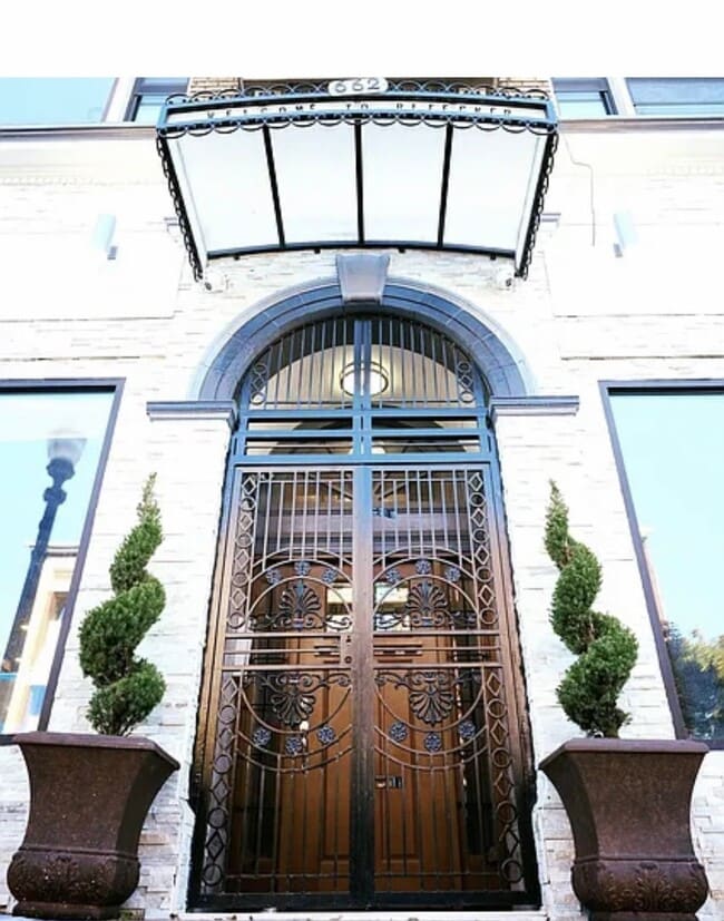 Building Photo - 662 Bleecker St