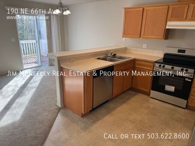 Photo - 190 NE 66th Ave