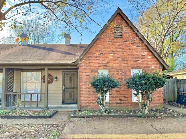 Photo - 2065 Goldbrier Ln