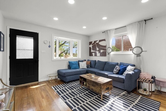 Photo - 3300 Manorwood Dr