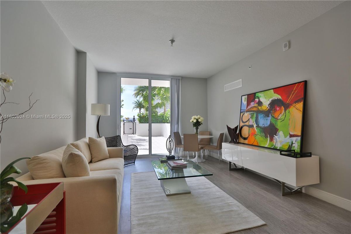 Photo - 2000 Salzedo St Apartment