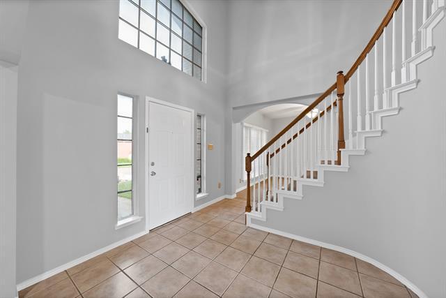 Photo - 745 Woodridge Dr