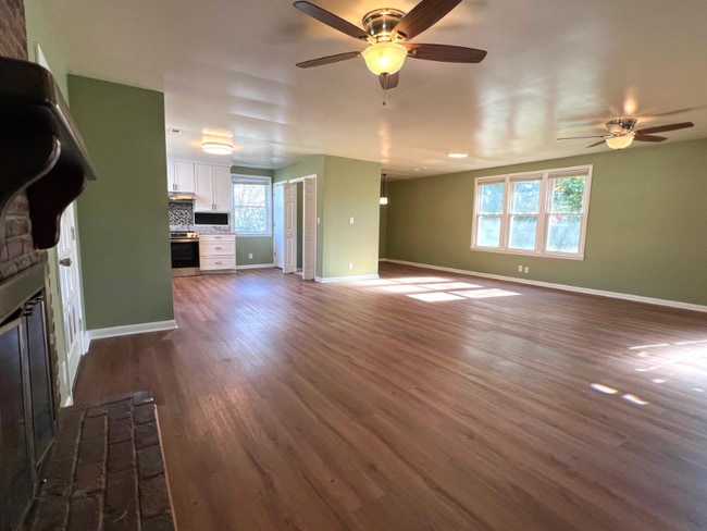 Photo - 3004 Sheddan Dr