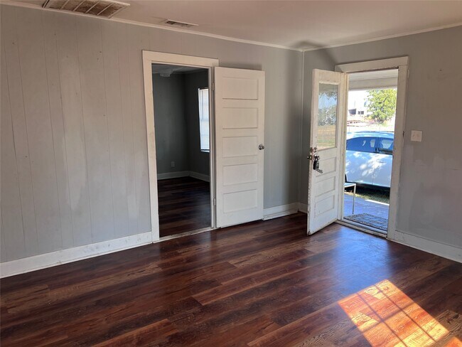 Photo - 507 Harrison Ln