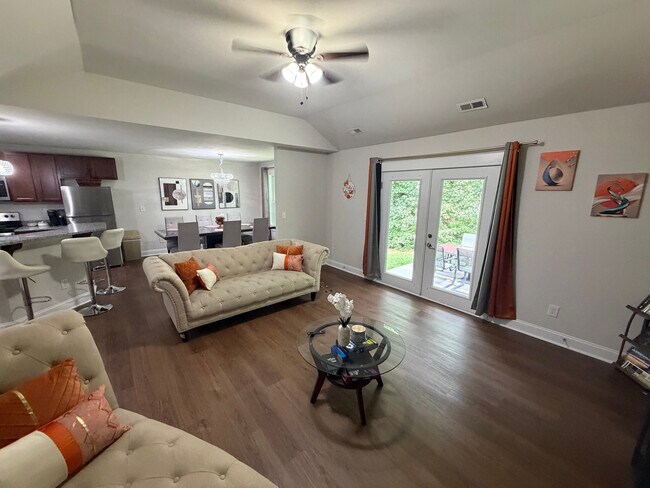 Room in Single Family Home on Vasser Pl