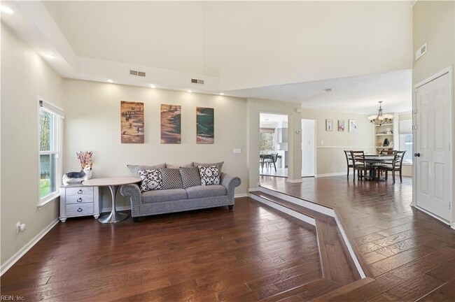 Photo - 1721 Chestwood Dr