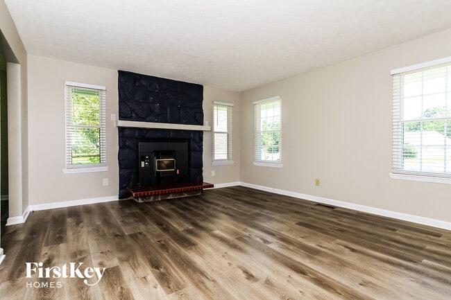 Photo - 2320 Firth St