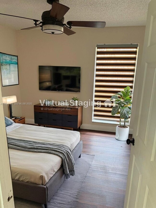 Building Photo - 600 NW 214th St Unit 105