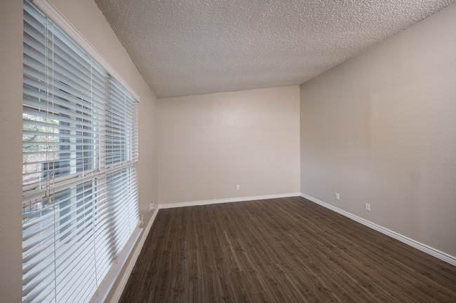 living room-a1-1br1ba-vatsoco-001.jpg