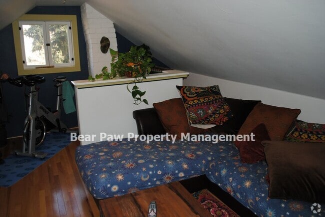 Building Photo - Charming Home in Kittredge!!