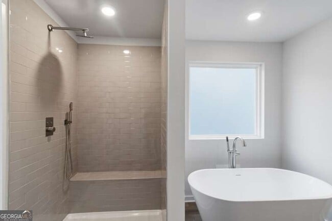 Photo - 197 Weldon Rd