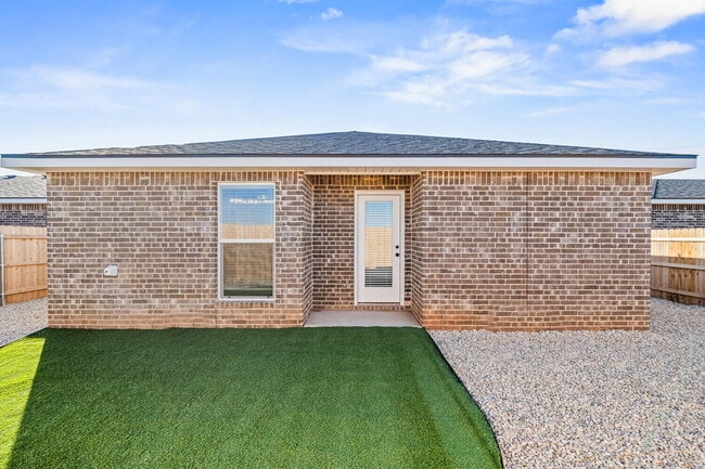 Photo - 2004 Settler Ave