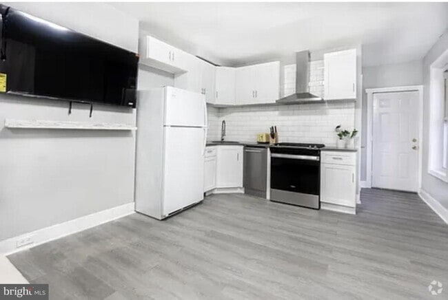 Building Photo - 930 N 45th St Rental