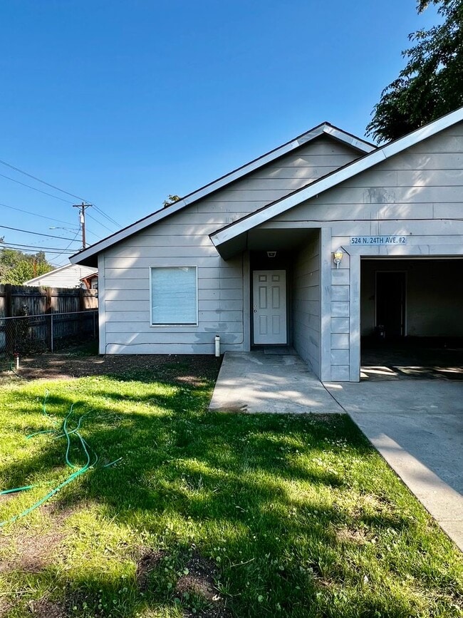 Building Photo - N524 Unit 2