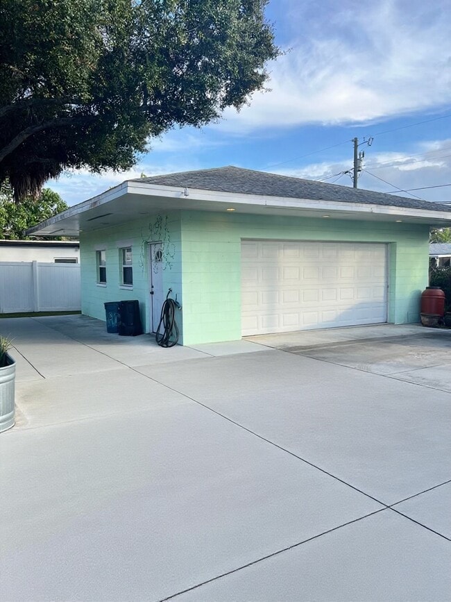 Photo - 514 42nd Ave N