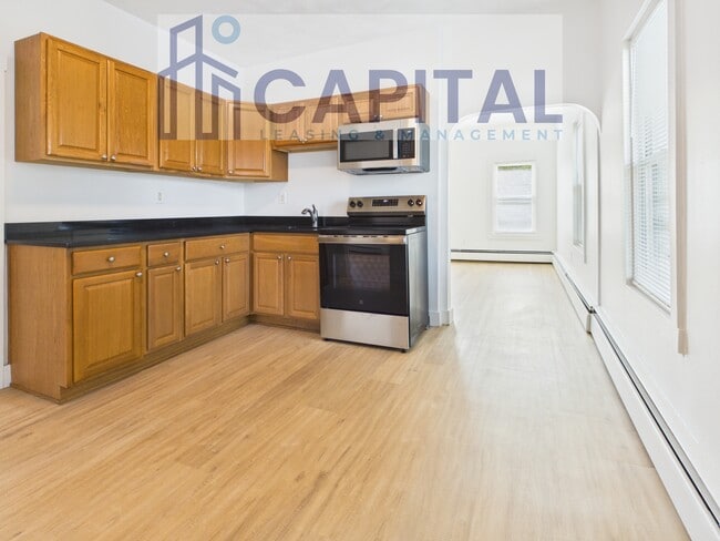 37 Harris Ave