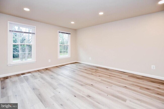 Photo - 20569 Strath Haven Dr