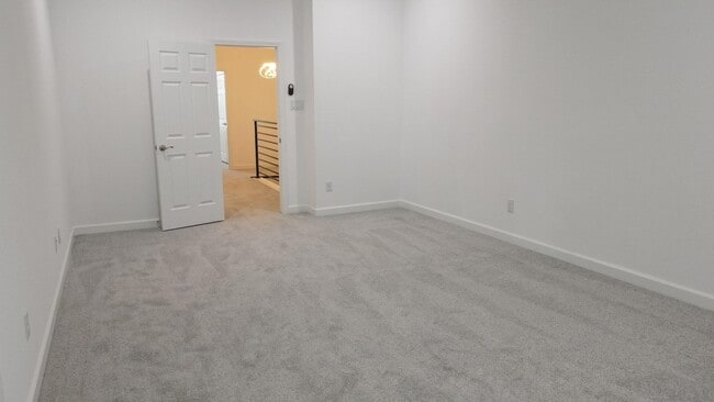 Photo - 5126 Lyndhurst Dr