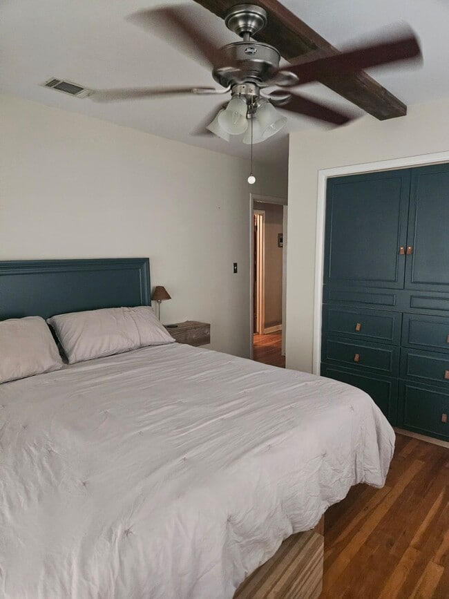 Photo - 1105 Sycamore St