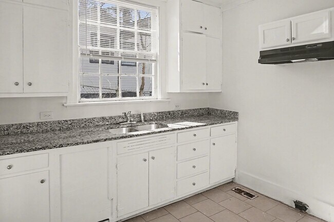 Photo - 1811 Fairfax Ave