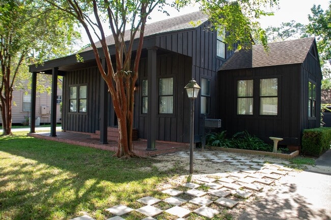 Building Photo - 1417 Central Dr Rental