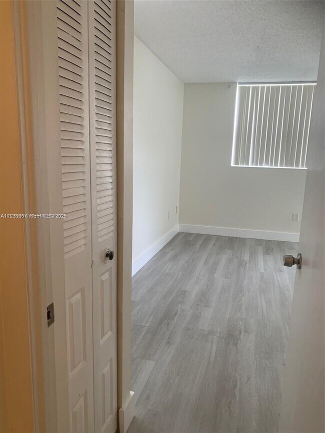 Photo - 4045 W McNab Rd
