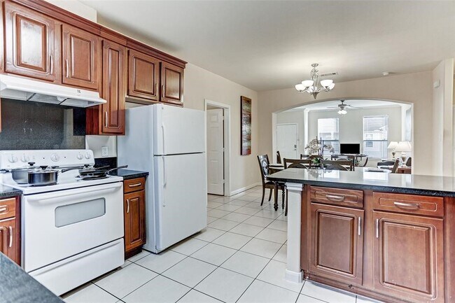 Photo - 2078 Laverne St Unit 5