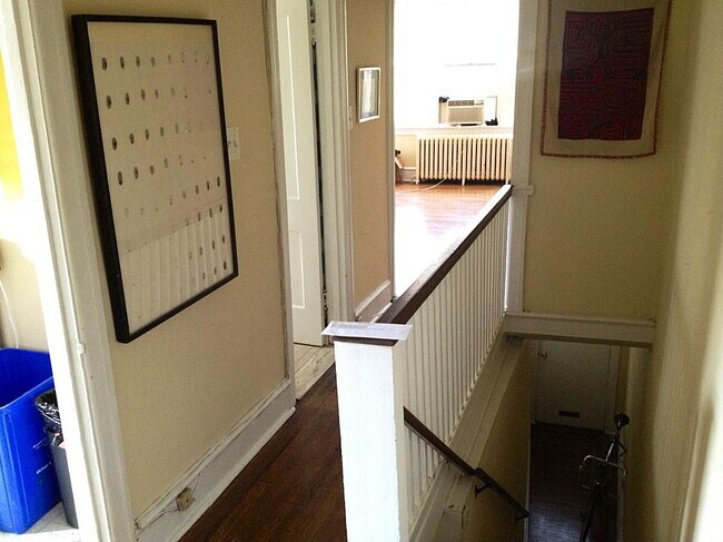 Photo - 4842 Larchwood Ave Unidad B