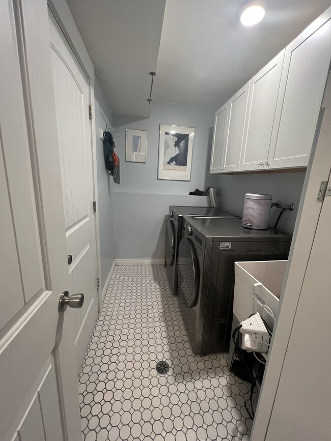 Photo - 98 SW Hartley Ave