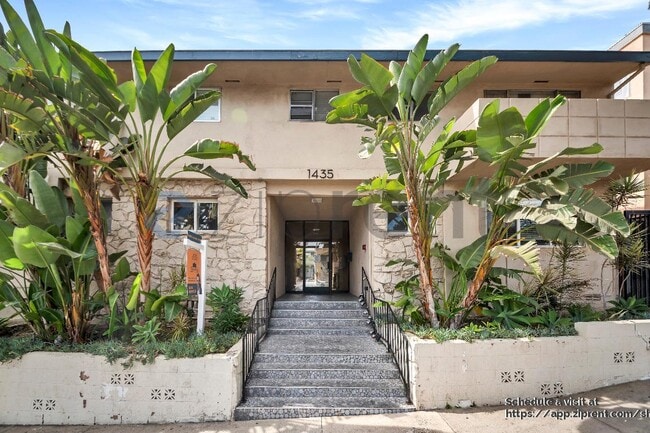 Building Photo - 1435 N Fairfax Ave Rental
