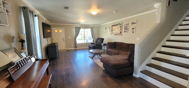 Photo - 9565 Castle Oaks Dr Casa