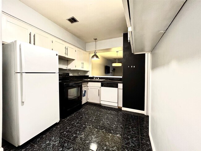 Photo - 7825 Rue St Cyr St Unit 53