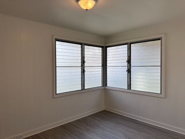 Photo - 2 Bed/1 Bath/ 1 Parking w/ Split A/C unit