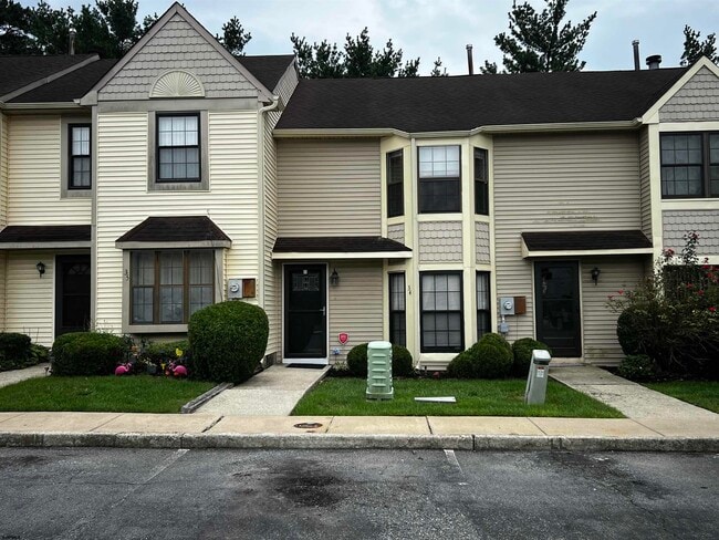 Building Photo - 34 Cambridge Townhouse Dr Unit 34