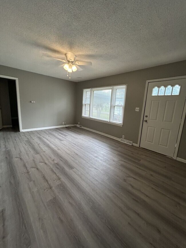 806 W Kansas St