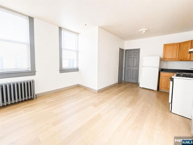 840 Mt Prospect Ave Unidad 1